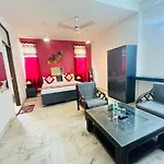Hotel Woodland Inn - Safdarjung Embassy Road